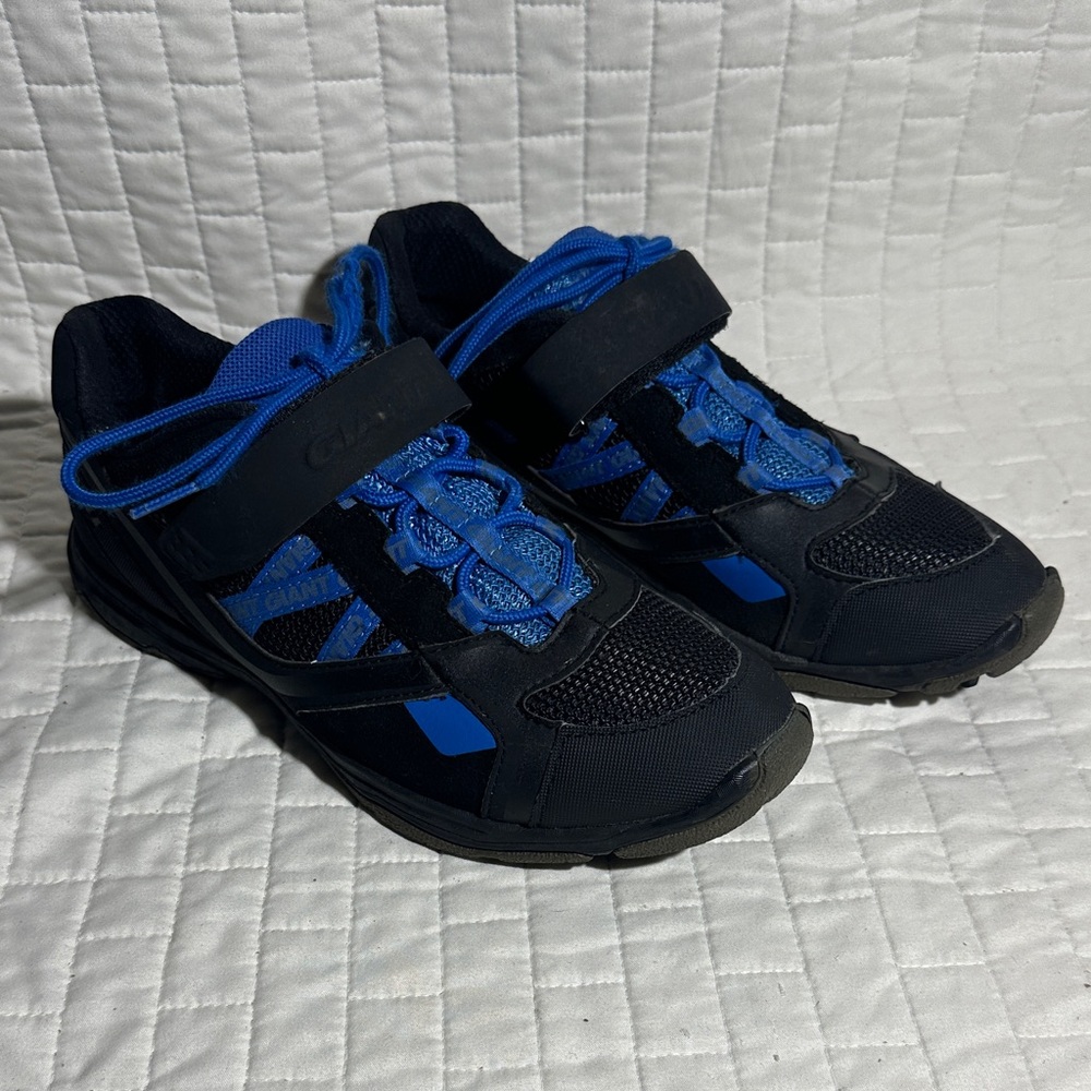 Giant Sojourner Black and Blue Cycling Cleats Sneakers Men’s 8